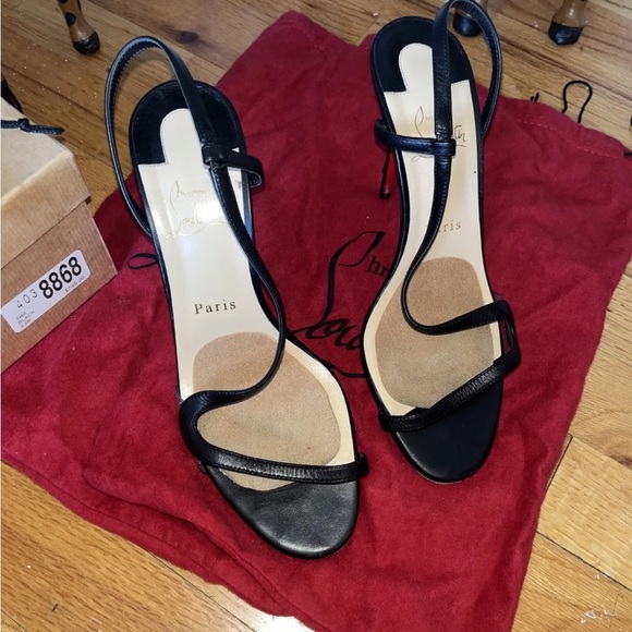 only a little defect on heel and it comes with new heel replacers if needed - Picture 6 of 6